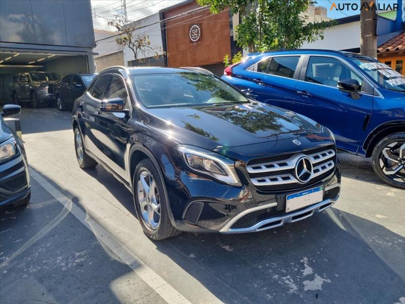 Mercedes-Benz-GLA 200-1.6 CGI Advance 7g-dct