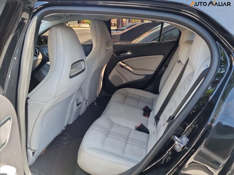 Mercedes-Benz-GLA 200-1.6 CGI Advance 7g-dct