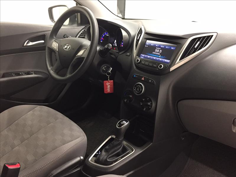 HYUNDAI HB20S 1.6 Comfort Plus 16V