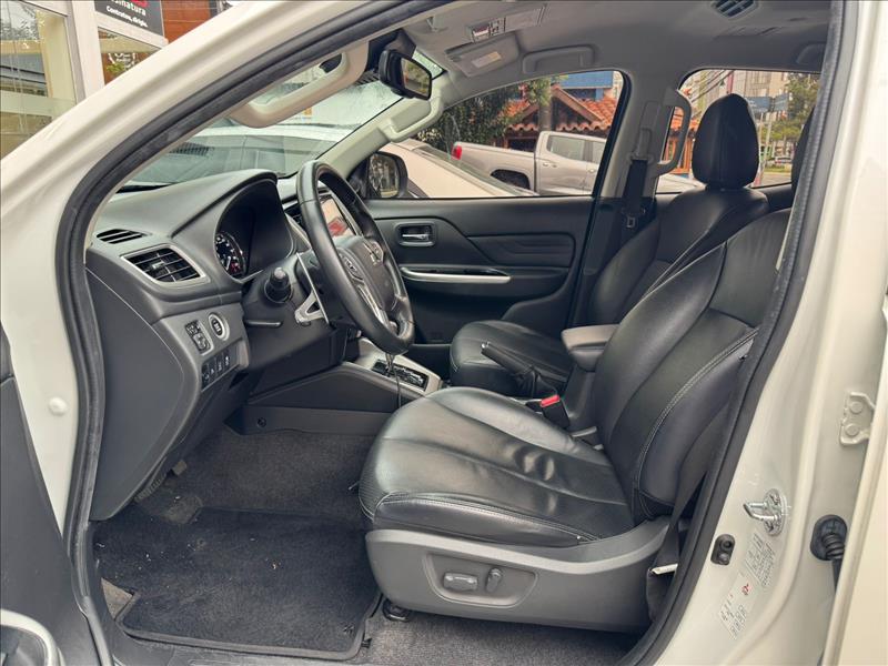 Mitsubishi-L200 TRITON-2.4 16V Turbo Sport Hpe-s CD 4X4