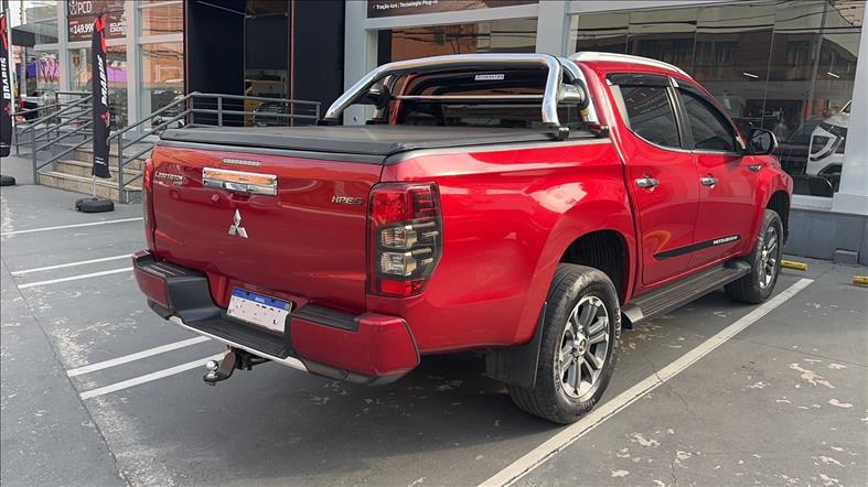 Mitsubishi-L200 TRITON-2.4 16V Turbo Sport Hpe-s CD 4X4