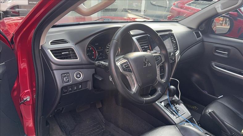 Mitsubishi-L200 TRITON-2.4 16V Turbo Sport Hpe-s CD 4X4
