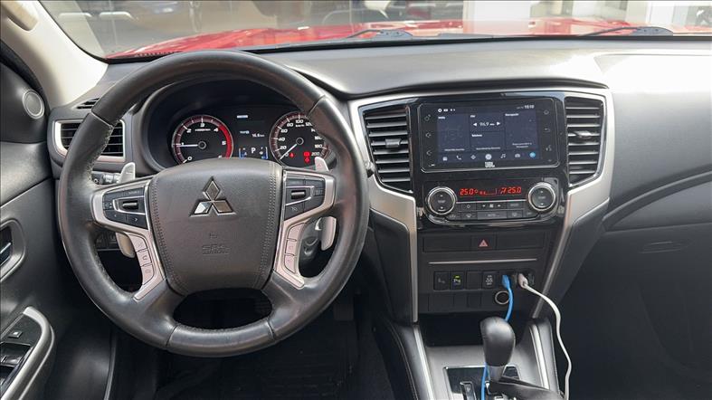 Mitsubishi-L200 TRITON-2.4 16V Turbo Sport Hpe-s CD 4X4