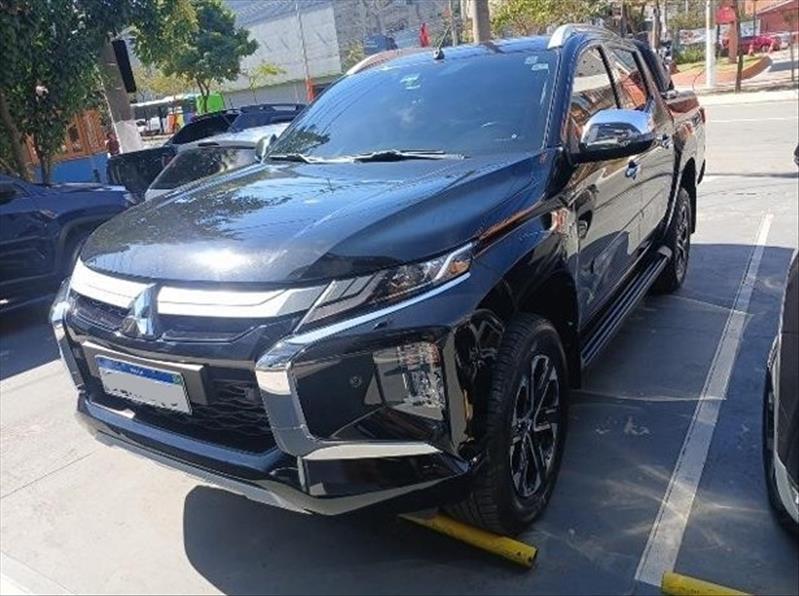 Mitsubishi-L200 TRITON-2.4 16V Turbo Sport Hpe-s CD 4X4