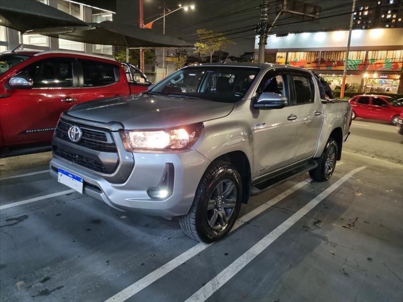 Toyota-HILUX-2.8 D-4d Turbo CD SR 4X4