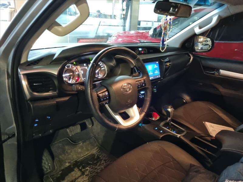 Toyota-HILUX-2.8 D-4d Turbo CD SR 4X4