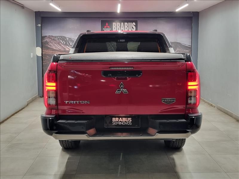 Mitsubishi-TRITON-2.4 Biturbo CD Katana 4X4