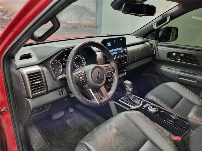 Mitsubishi-TRITON-2.4 Biturbo CD Katana 4X4