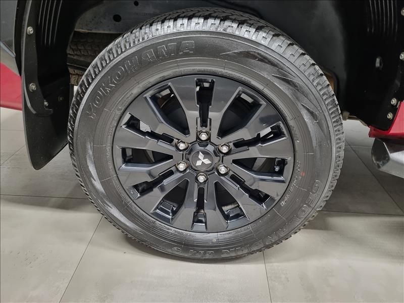 Mitsubishi-TRITON-2.4 Biturbo CD Katana 4X4