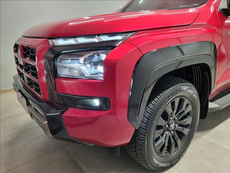 Mitsubishi-TRITON-2.4 Biturbo CD Katana 4X4