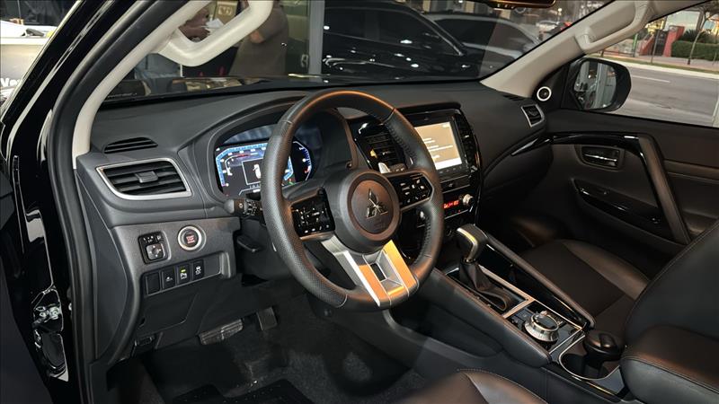 Mitsubishi-PAJERO SPORT-2.4 16V Mivec Turbo Legend AWD