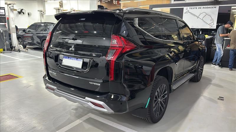 Mitsubishi-PAJERO SPORT-2.4 16V Mivec Turbo Legend AWD