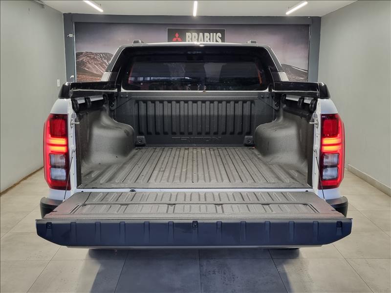 Mitsubishi-TRITON-2.4 Biturbo CD Katana 4X4