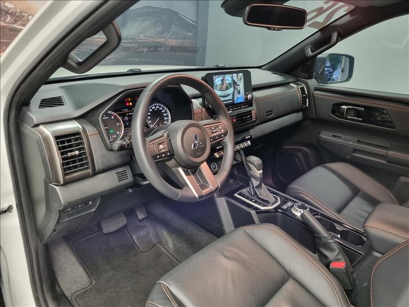 Mitsubishi-TRITON-2.4 Biturbo CD Katana 4X4