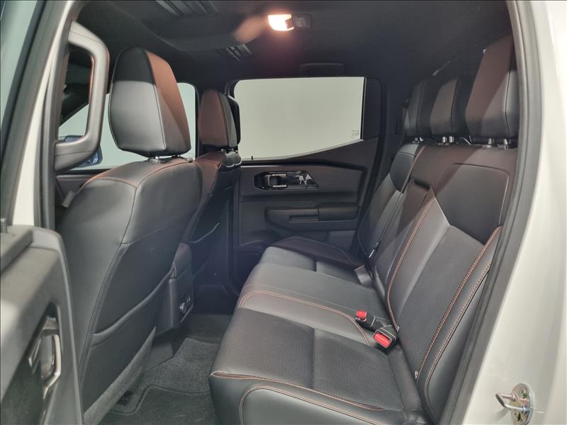 Mitsubishi-TRITON-2.4 Biturbo CD Katana 4X4