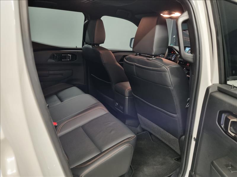 Mitsubishi-TRITON-2.4 Biturbo CD Katana 4X4