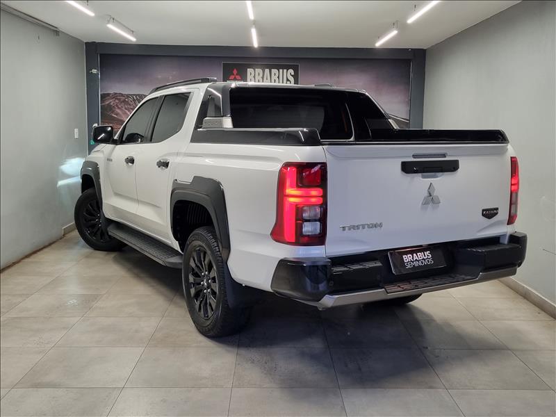 Mitsubishi-TRITON-2.4 Biturbo CD Katana 4X4