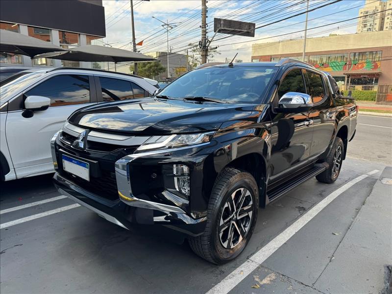 Mitsubishi-L200 TRITON-2.4 16V Turbo Sport Hpe-s CD 4X4