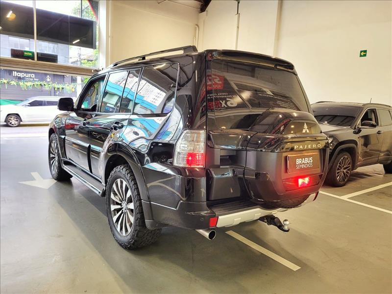 Mitsubishi-PAJERO FULL-3.2 HPE 4X4 16V Turbo Intercooler
