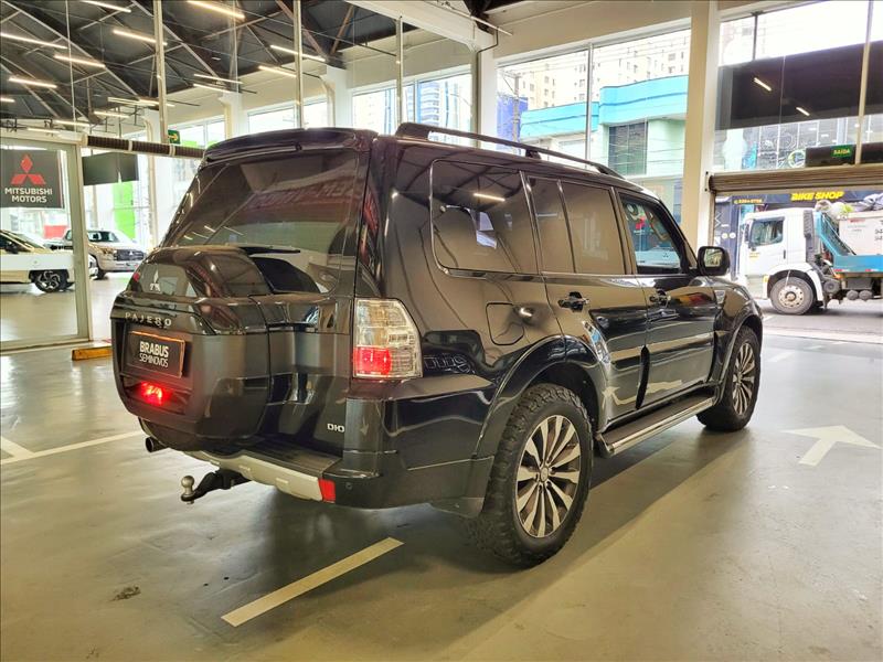 Mitsubishi-PAJERO FULL-3.2 HPE 4X4 16V Turbo Intercooler