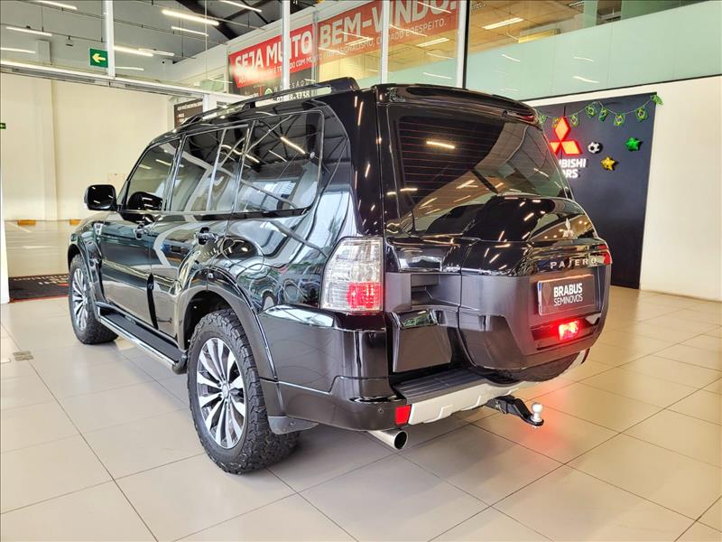 Mitsubishi-PAJERO FULL-3.2 HPE 4X4 16V Turbo Intercooler