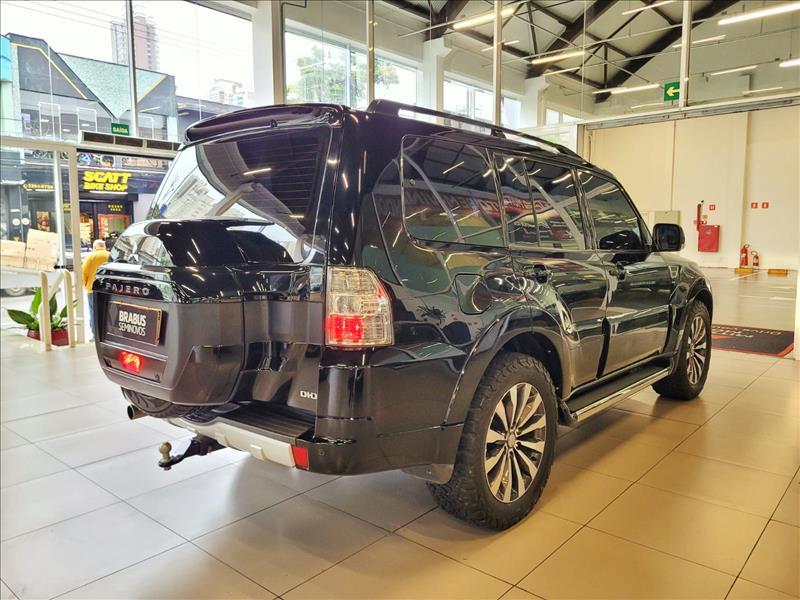 Mitsubishi-PAJERO FULL-3.2 HPE 4X4 16V Turbo Intercooler