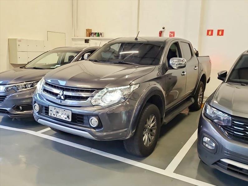 Mitsubishi-L200 TRITON-2.4 16V Turbo Sport Hpe-s CD 4X4