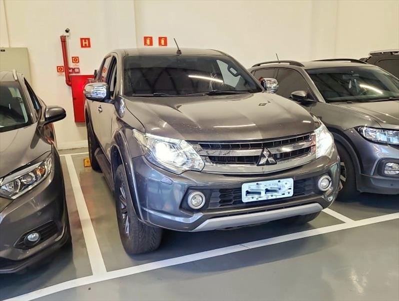 Mitsubishi-L200 TRITON-2.4 16V Turbo Sport Hpe-s CD 4X4