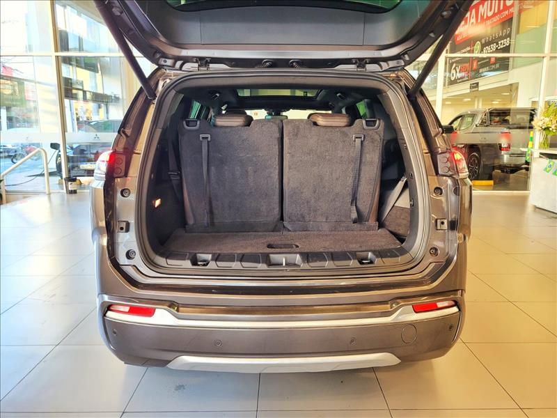 Jeep-COMMANDER-1.3 T270 Turbo Overland