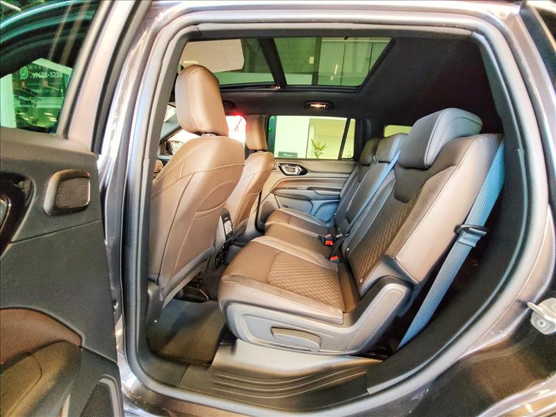 Jeep-COMMANDER-1.3 T270 Turbo Overland