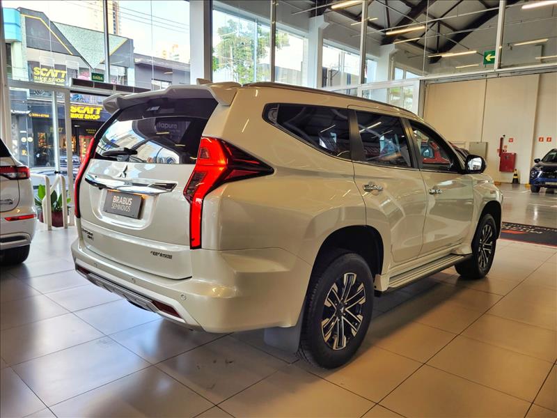 Mitsubishi-PAJERO SPORT-2.4 16V Mivec Turbo HPE AWD
