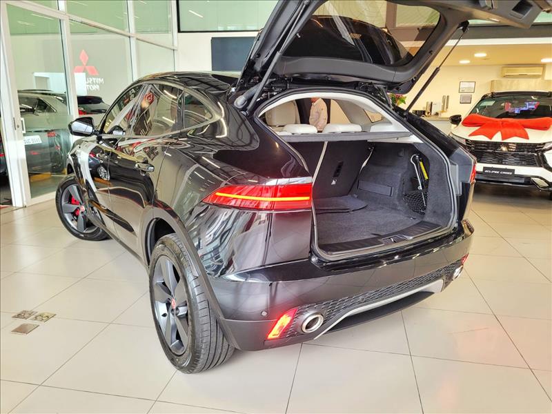 Jaguar-E-PACE-2.0 16V P250 Pure AWD