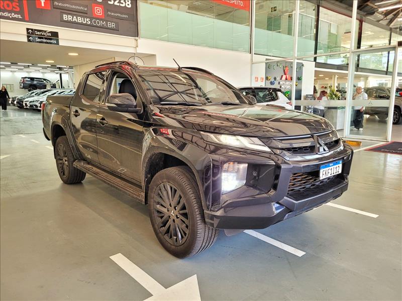 Mitsubishi-L200 TRITON-2.4 16V Turbo Sport Hpe-s Urban CD 4X4
