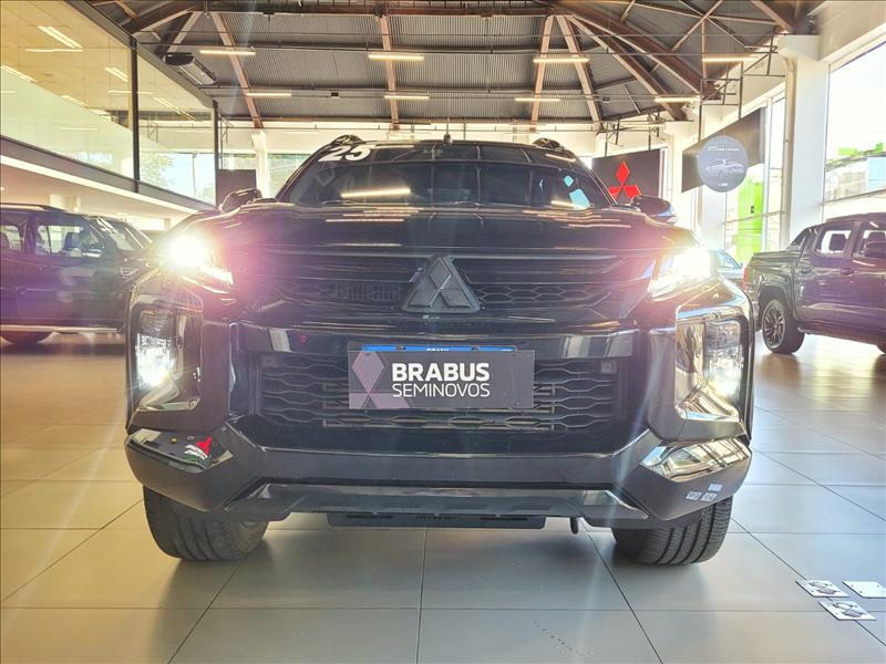 Mitsubishi-L200 TRITON-2.4 16V Turbo Sport Hpe-s Urban CD 4X4