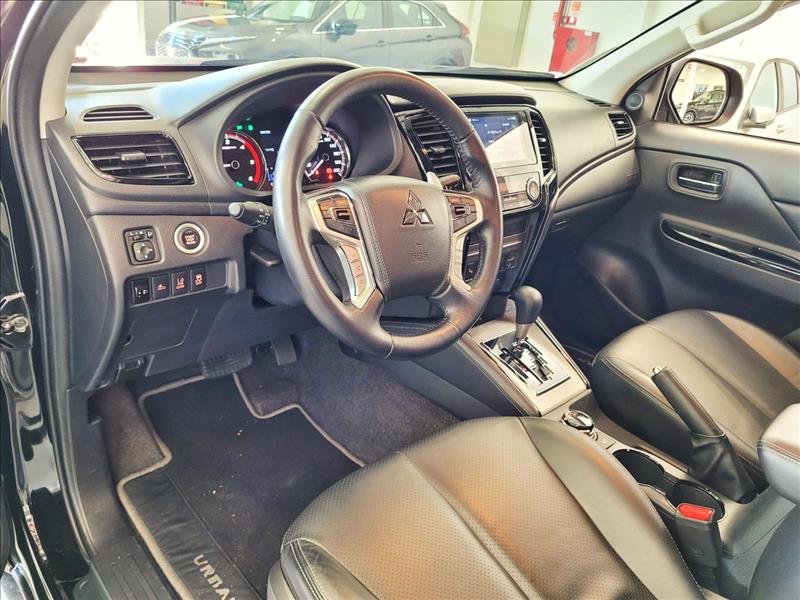 Mitsubishi-L200 TRITON-2.4 16V Turbo Sport Hpe-s Urban CD 4X4