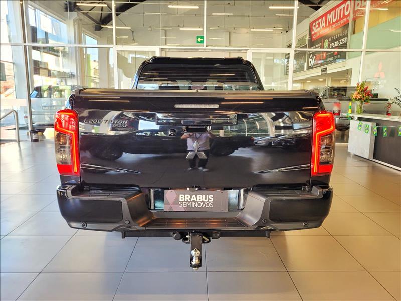 Mitsubishi-L200 TRITON-2.4 16V Turbo Sport Hpe-s Urban CD 4X4