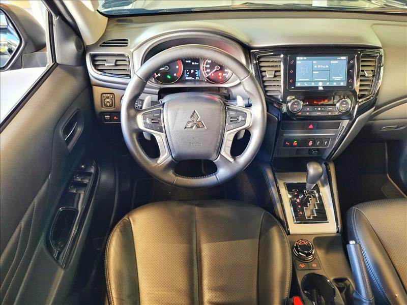 Mitsubishi-L200 TRITON-2.4 16V Turbo Sport Hpe-s Urban CD 4X4