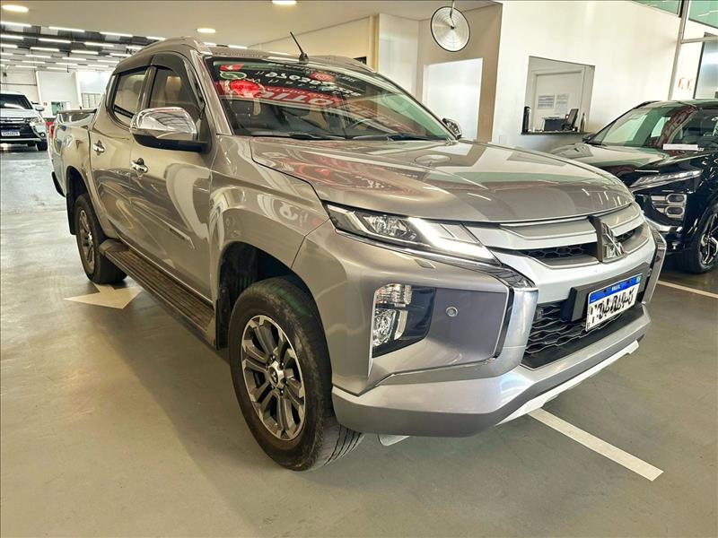 Mitsubishi-L200 TRITON-2.4 16V Turbo Sport Hpe-s CD 4X4