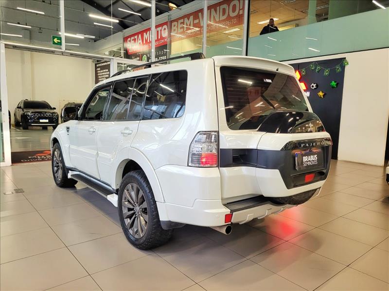 Mitsubishi-PAJERO FULL-3.2 HPE 4X4 16V Turbo Intercooler