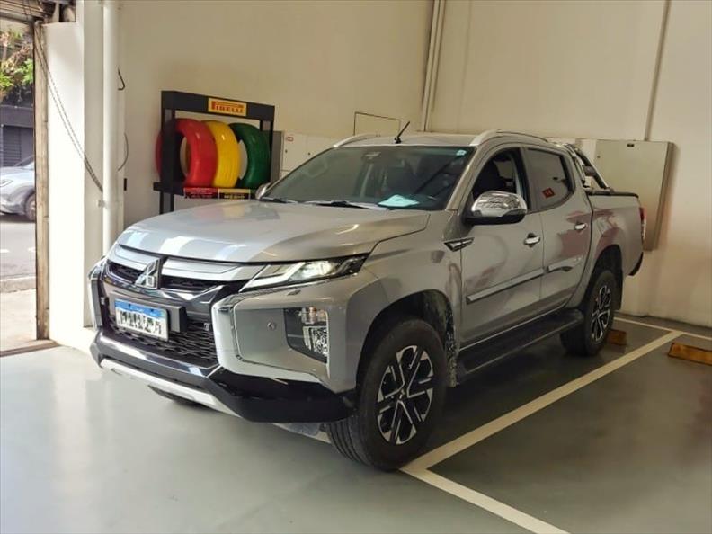 Mitsubishi-L200 TRITON-2.4 16V Turbo Sport Hpe-s CD 4X4