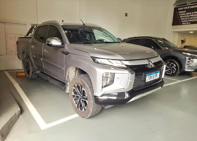 Mitsubishi-L200 TRITON-2.4 16V Turbo Sport Hpe-s CD 4X4