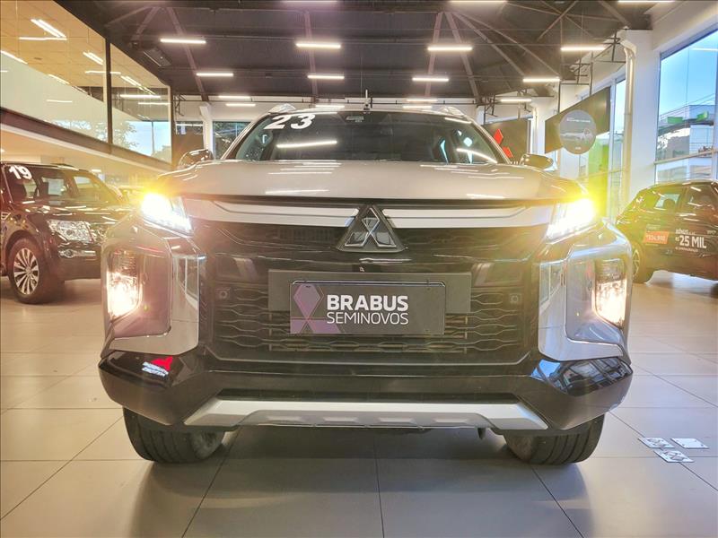Mitsubishi-L200 TRITON-2.4 16V Turbo Sport Hpe-s CD 4X4