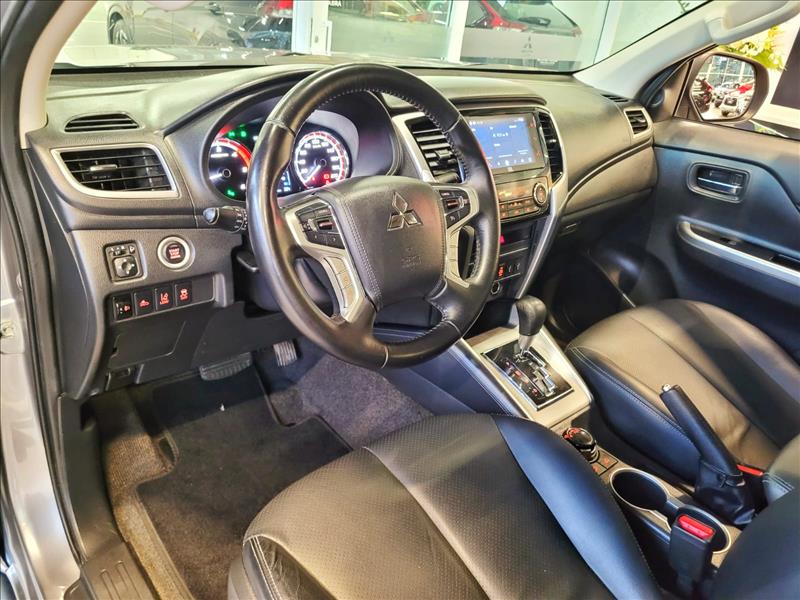 Mitsubishi-L200 TRITON-2.4 16V Turbo Sport Hpe-s CD 4X4