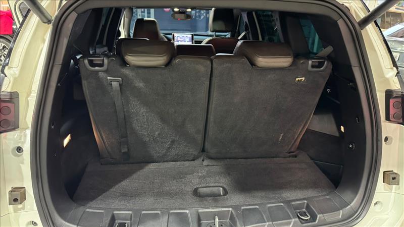 Jeep-COMMANDER-2.0 Td380 Turbo Overland