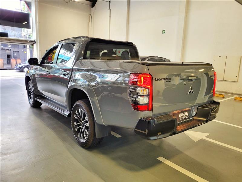 Mitsubishi-L200 TRITON-2.4 16V Turbo Sport Hpe-s Urban CD 4X4