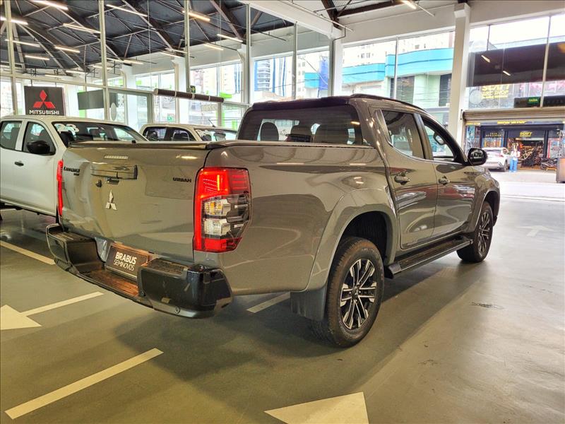 Mitsubishi-L200 TRITON-2.4 16V Turbo Sport Hpe-s Urban CD 4X4