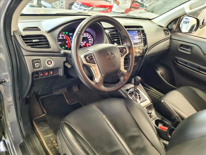 Mitsubishi-L200 TRITON-2.4 16V Turbo Sport Hpe-s Urban CD 4X4