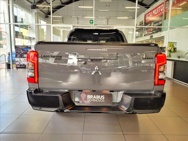 Mitsubishi-L200 TRITON-2.4 16V Turbo Sport Hpe-s Urban CD 4X4