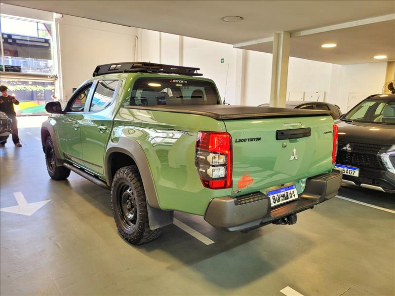 Mitsubishi-L200 TRITON-2.4 16V Turbo Sport Savana CD 4X4