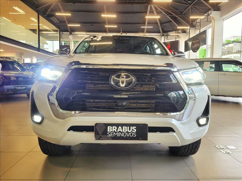 Toyota-HILUX-2.8 D-4d Turbo CD SRX 4X4